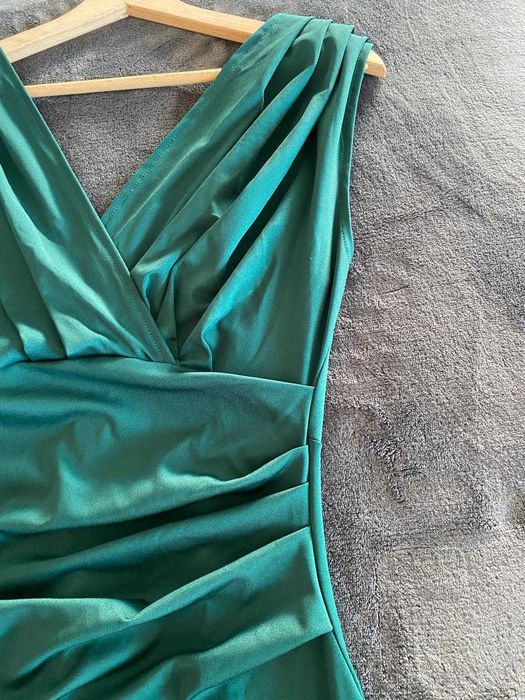 Vestido de cerimónia verde da Marea Boutique - By Lyrae