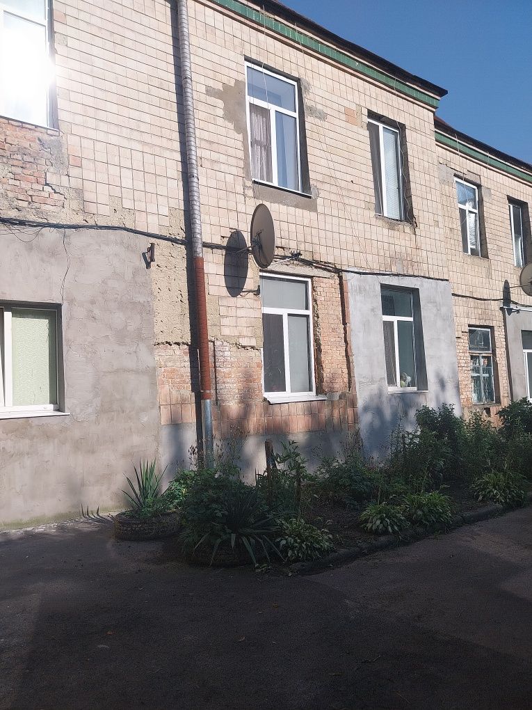 Продам кімнату в центрі міста