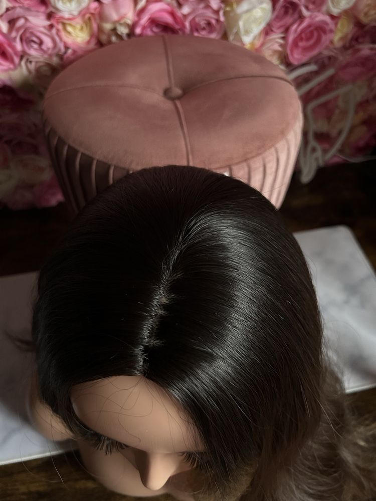 Peruka długie włosy pasemka falowana przedziałek wig