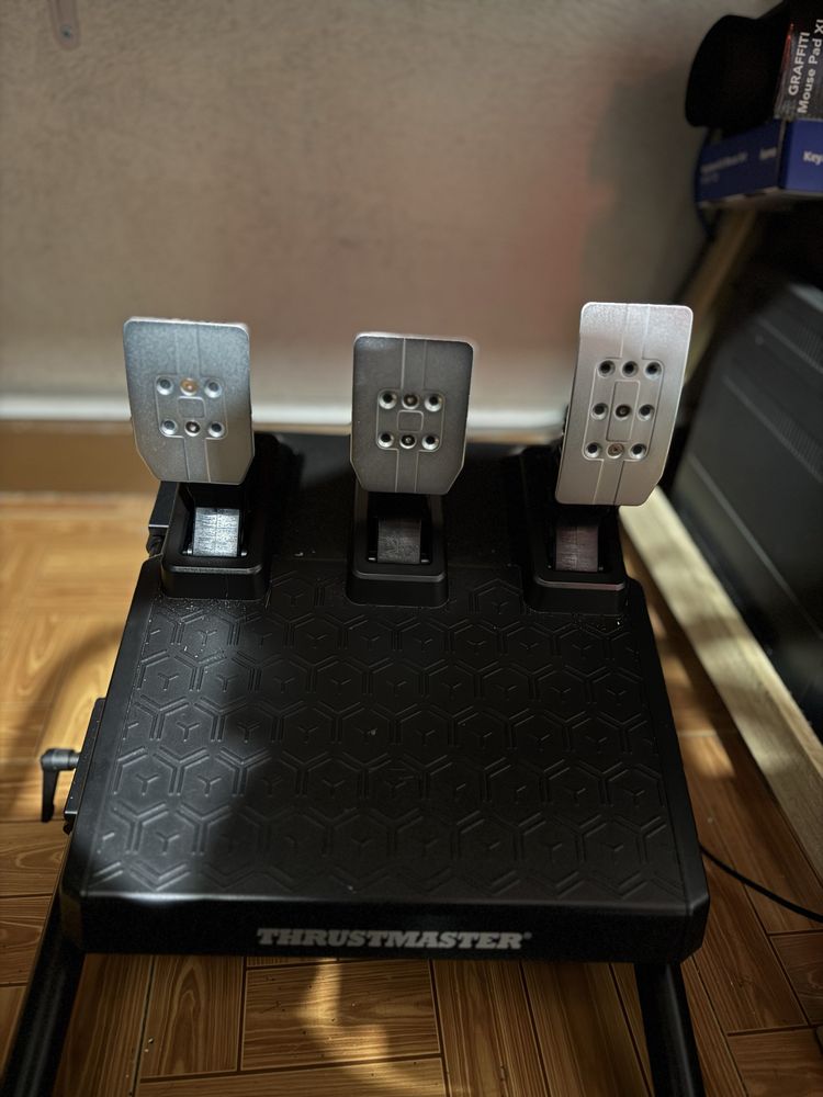 Playseat + Thrustmaster T300 c/ Mods