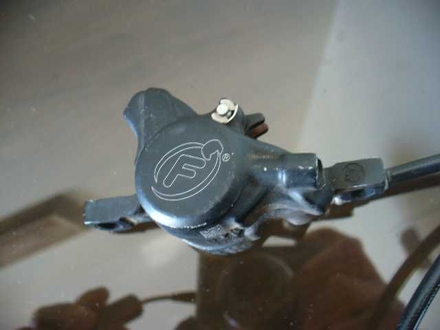 Hamulec przedni hydrauliczny Formula R1 X