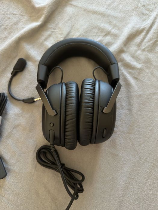 HyperX Cloud III - como novos