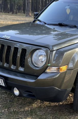 Фара на jeep patriot ліва