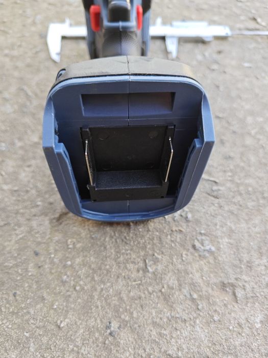 Дуже компактний безщітковий шуруповерт під акумулятори makita 18в