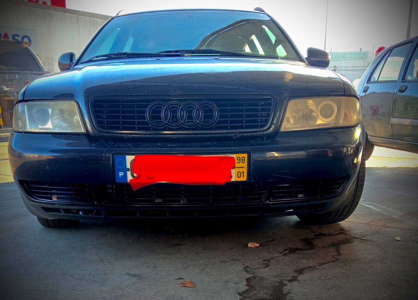 Vendo Audi A4 com material