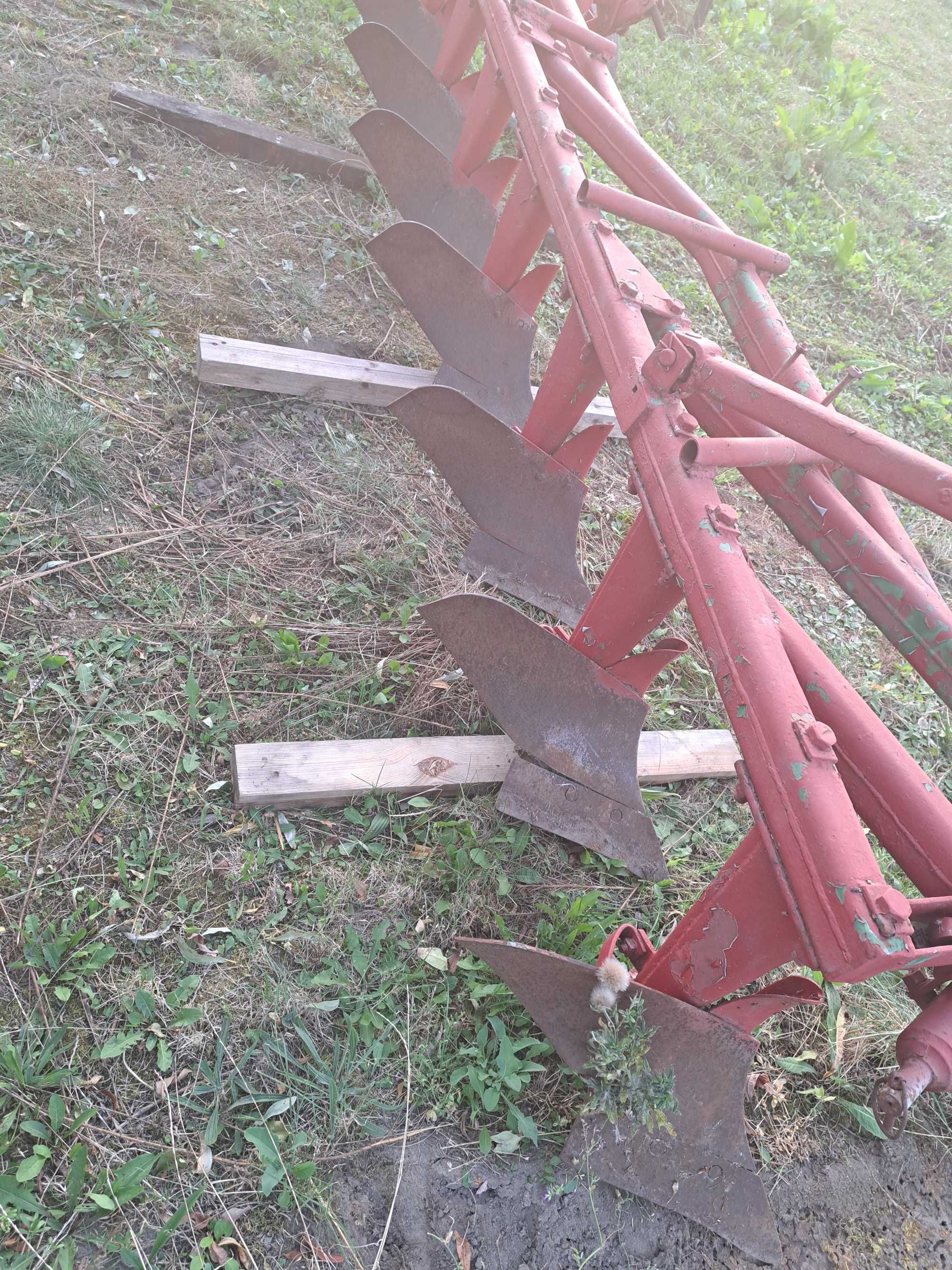 Pług płużek podorywkowy 7 skibowy