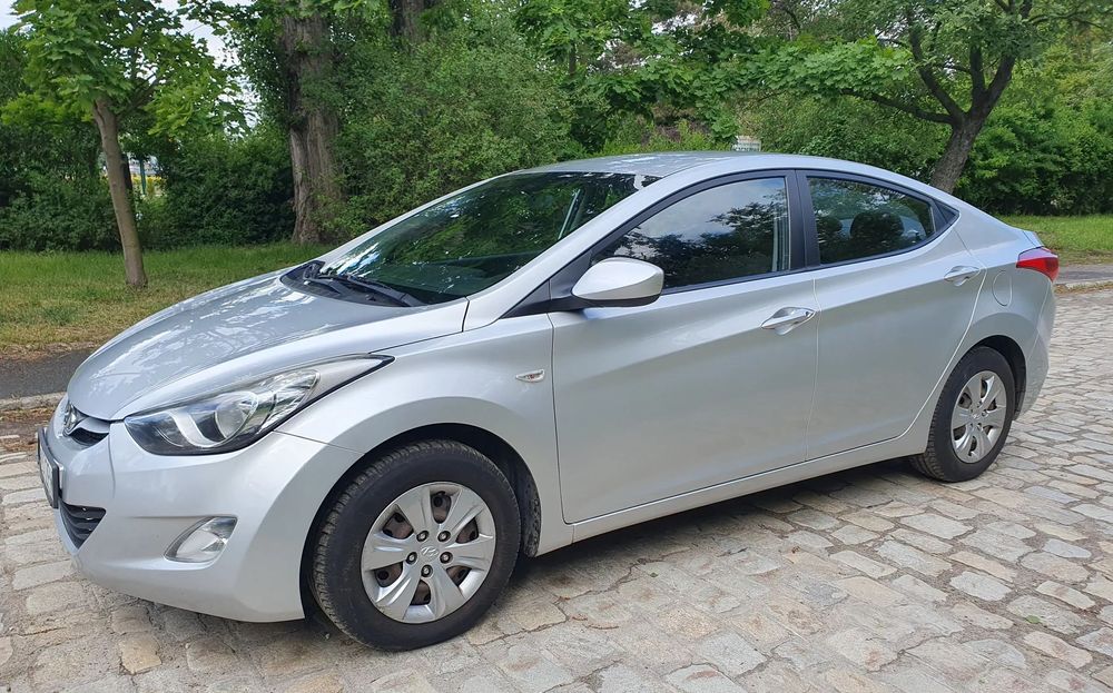 Hyundai Elantra kupiony w 2013, 1.6 benzyna, serwisowany, krajowy, zadbany.