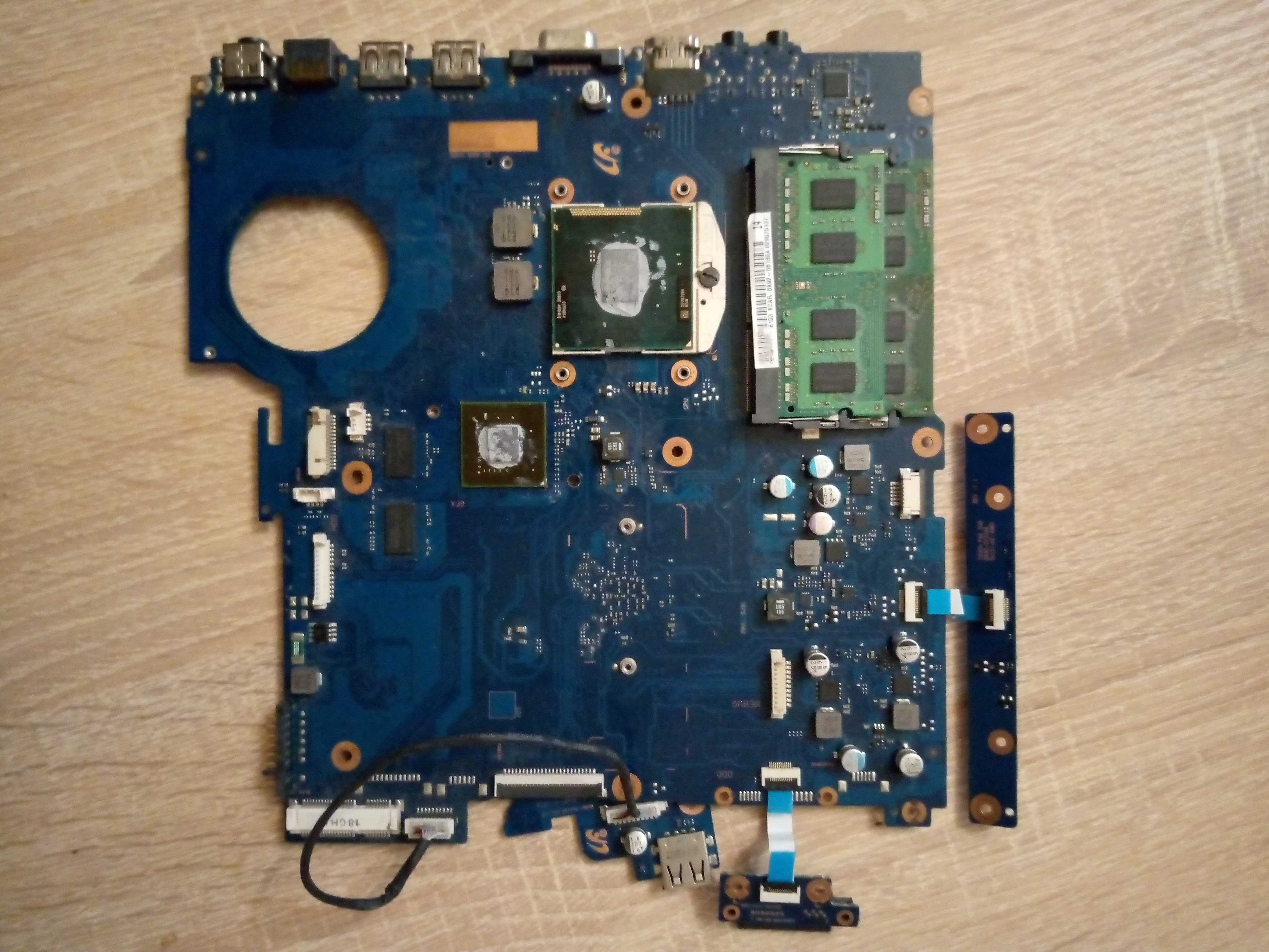 Материнская плата для Samsung rv520 + все что на фото