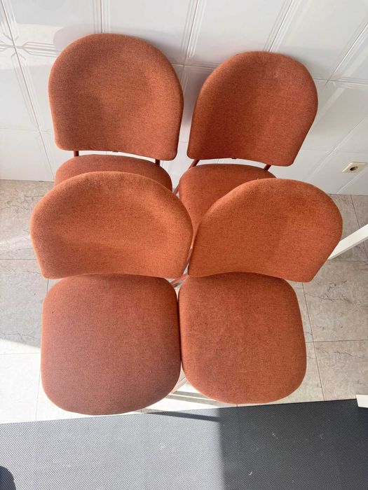 Conjunto de 4 Cadeiras em tecido terracota – estilo moderno