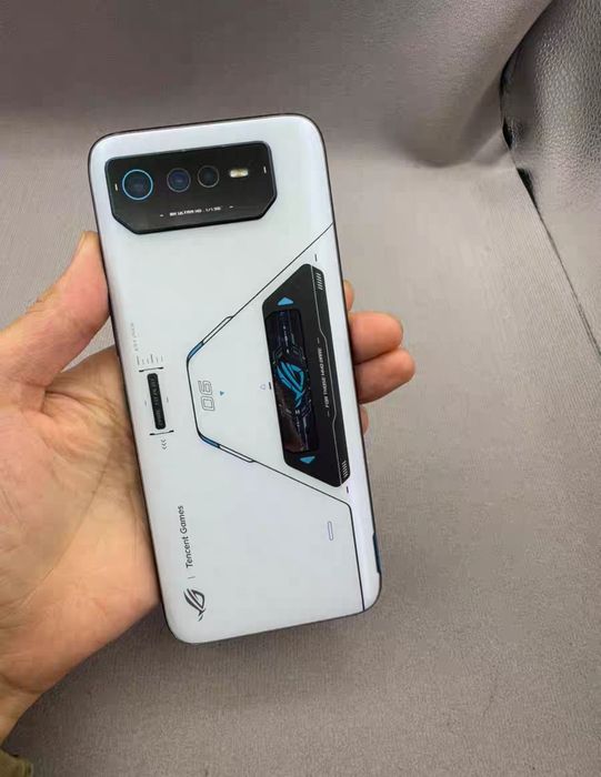 Новий телефон Asus ROG Phone 6 Pro 18/512