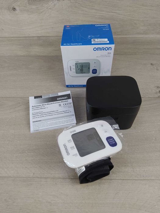 OMRON RS4 Ciśnieniomierz elektroniczny na nadgarstek OPIS