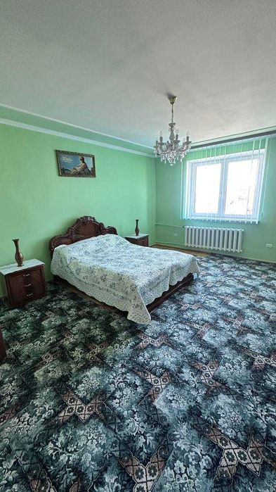 Продається чудовий двоповерховий будинок у мальовничому селі Малинівка