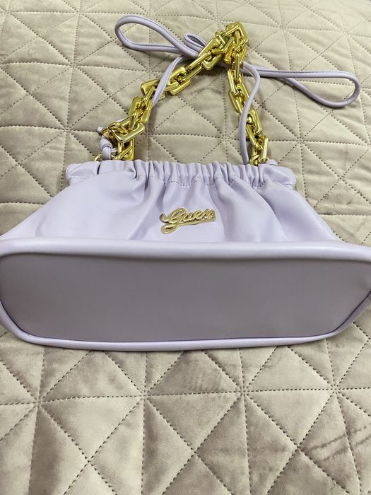 Mala Guess cor alfazema