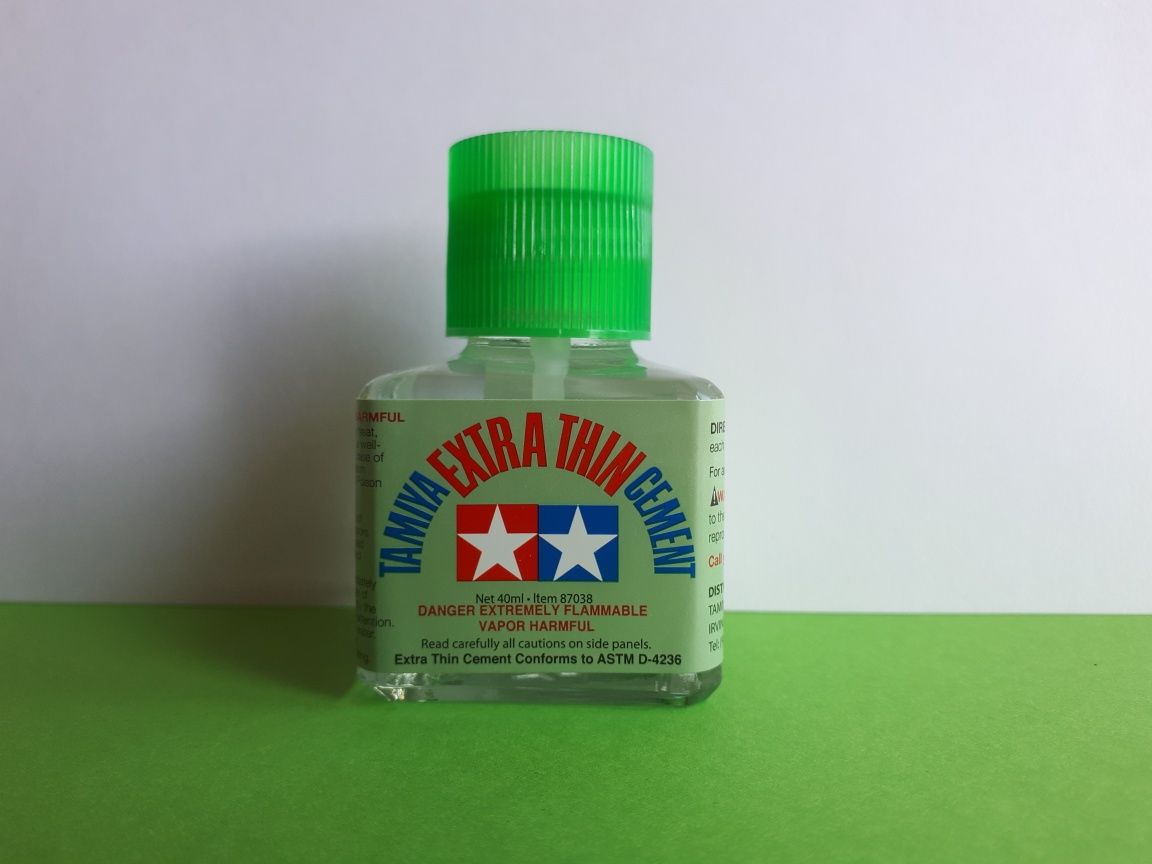 Клея для збірних моделей від Tamiya