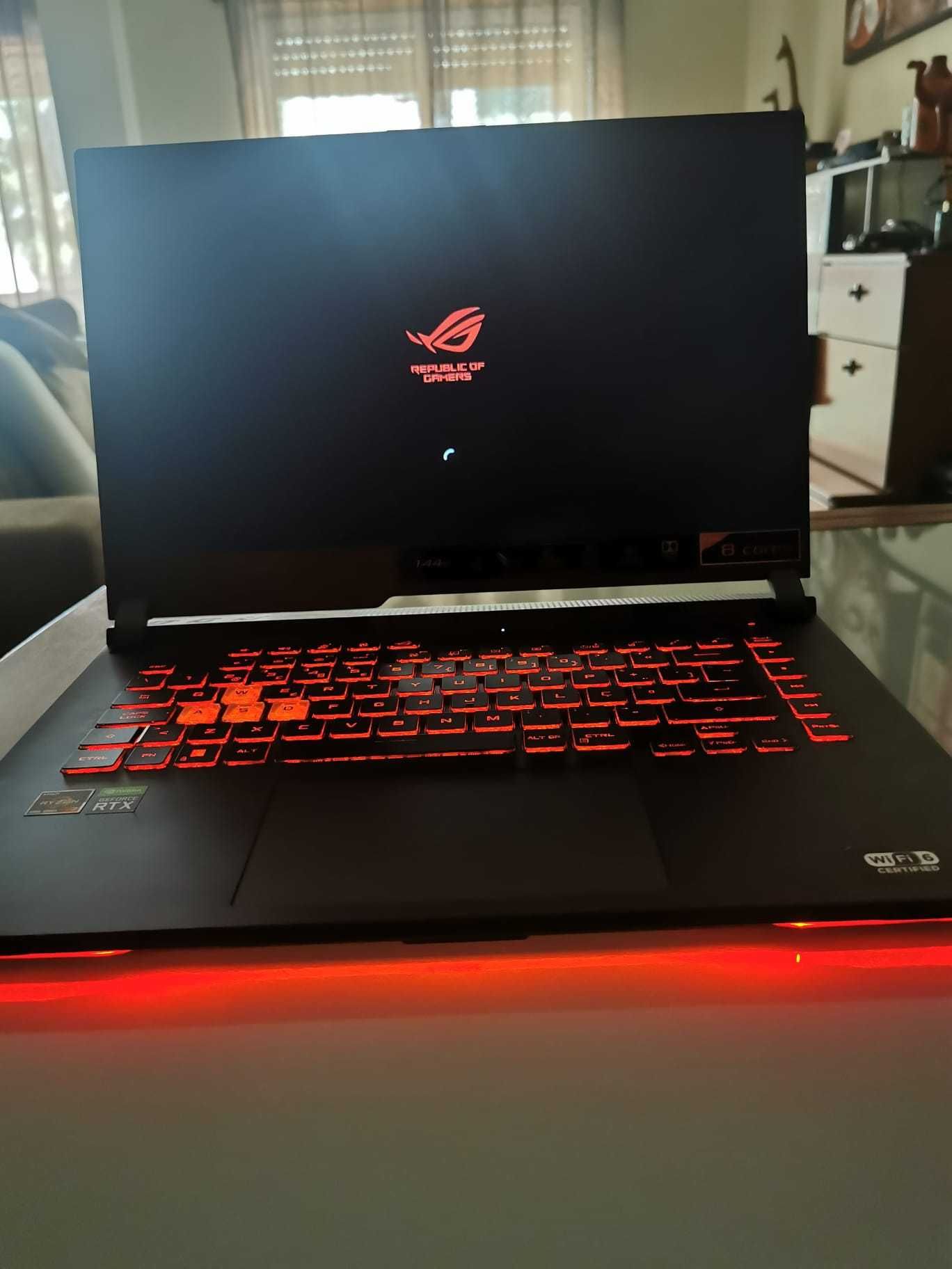 ASUS rog strix G513 com 1 ano utilização