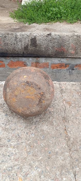 Продам гирю 16 кг.