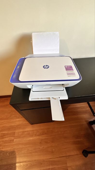 Impressora HP DeskJet 2821e All-in-One.