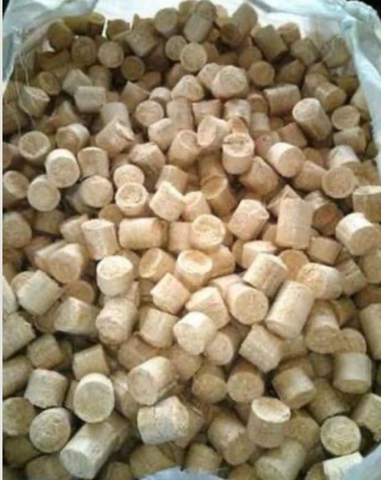 Дубові паливні брикети Nestro.