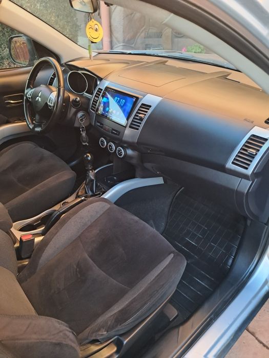 Митсубиси аутлендер