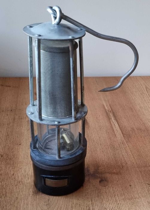 Oryginalna naftowa lampa górnicza, Polska (PRL)