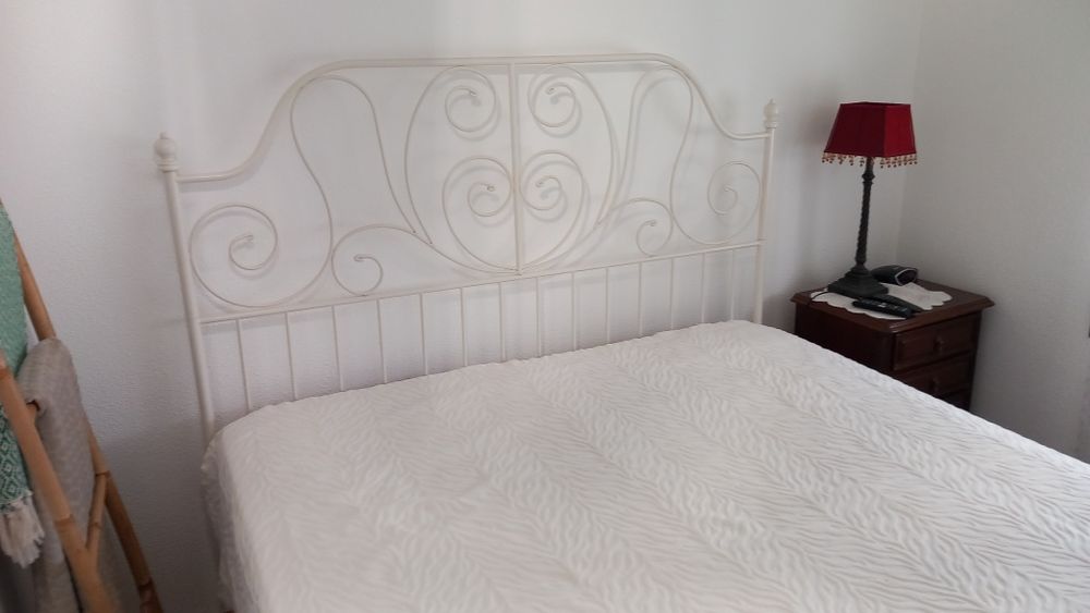 Cama de casal (140 x 200 cm)