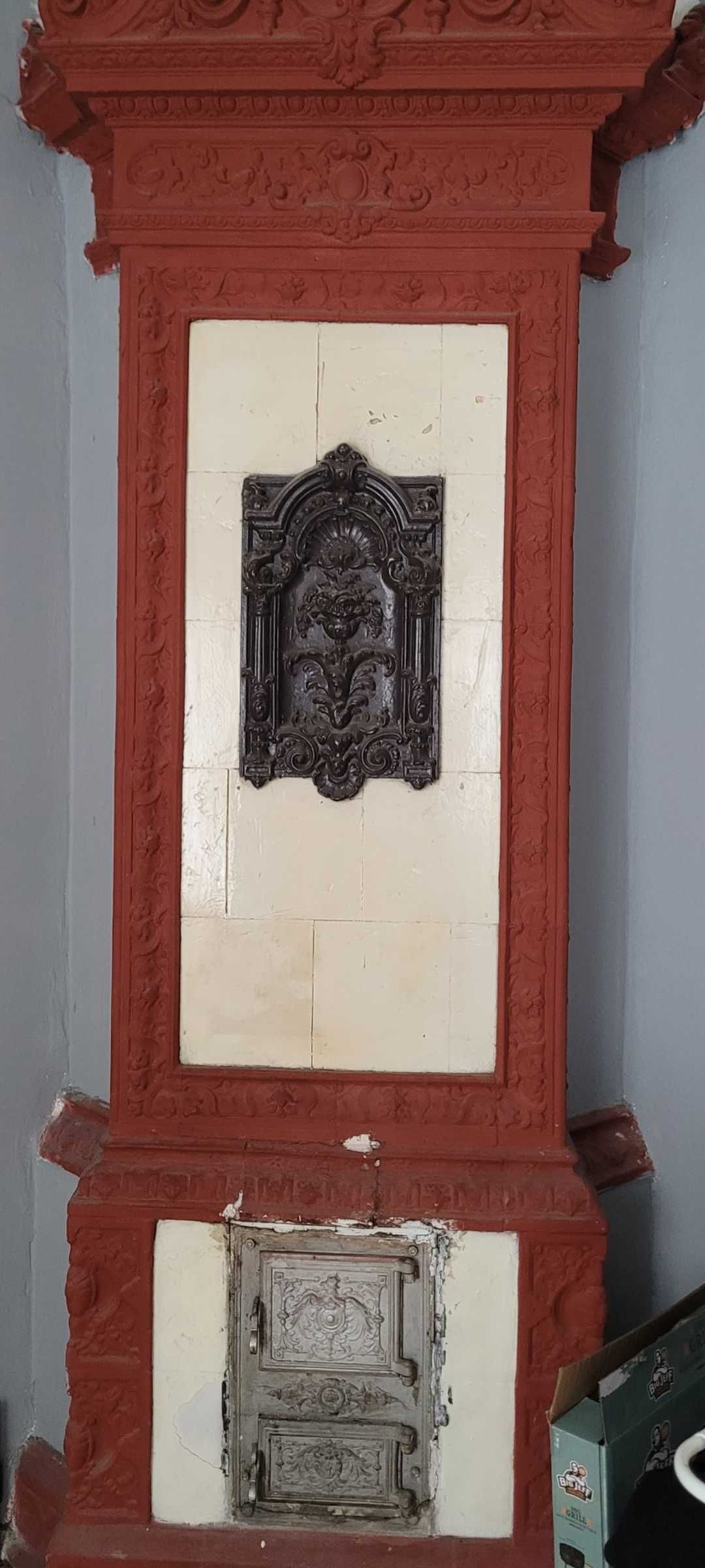 Piec kaflowy zabytkowy