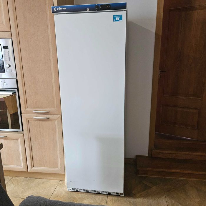 Arca congeladora vertical 7 compartimentos