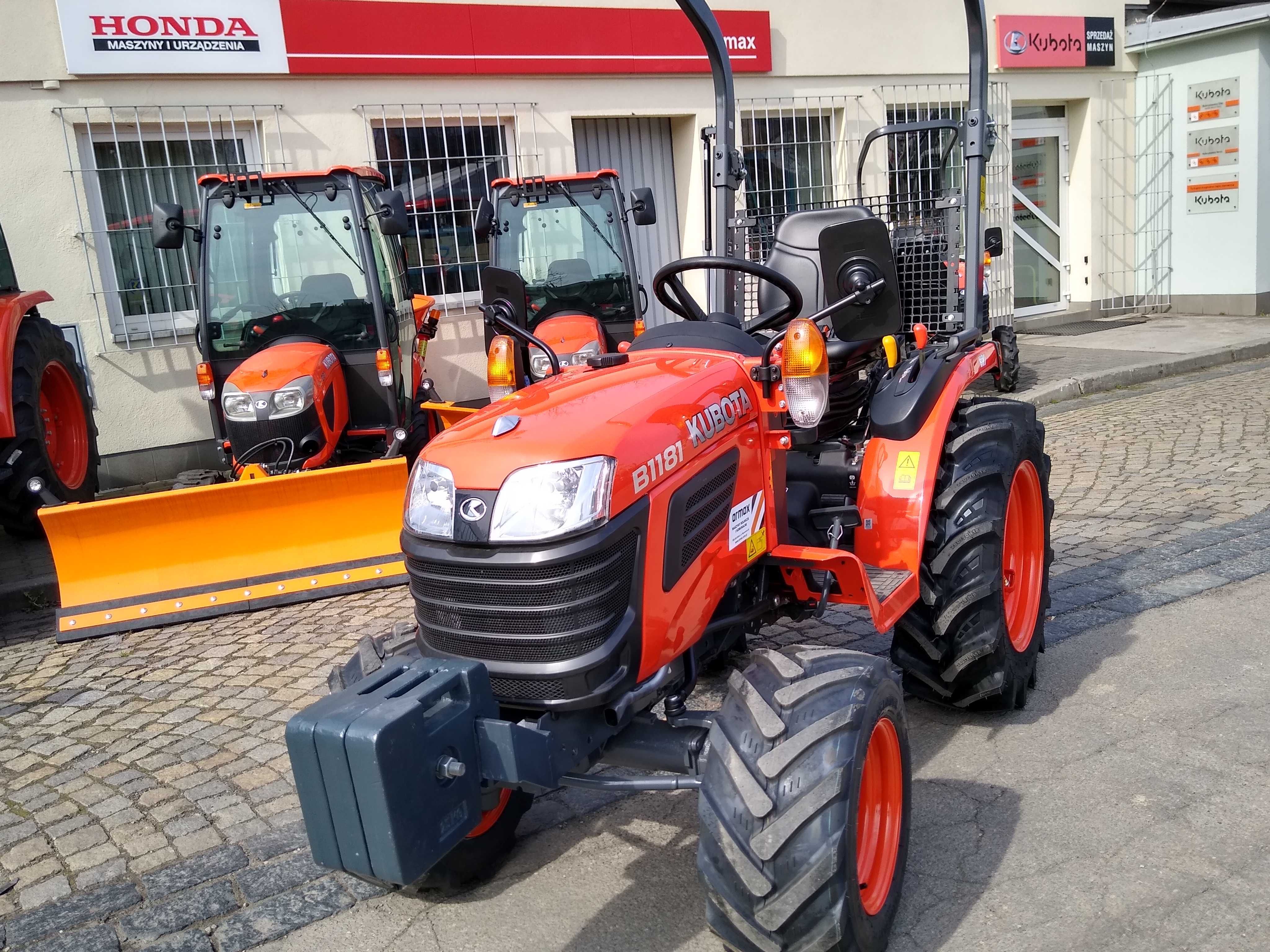 Ciągnik Kubota B1-181 traktor komunalny rolniczy