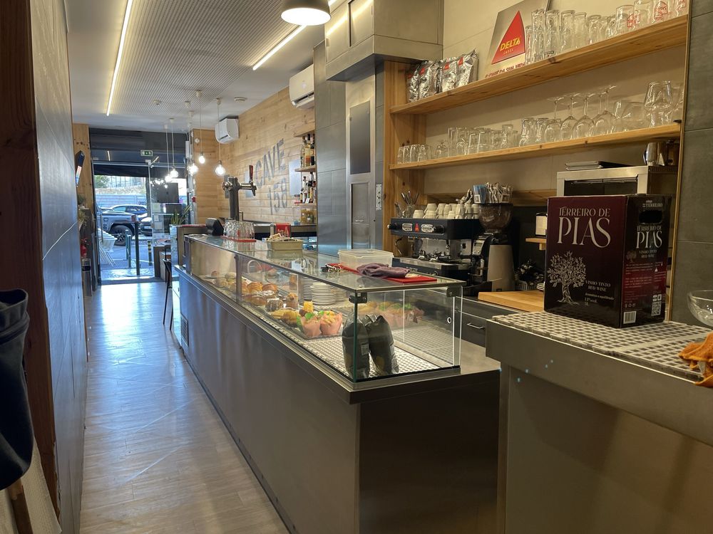 Trespassase Restaurante a funcionar Av novas