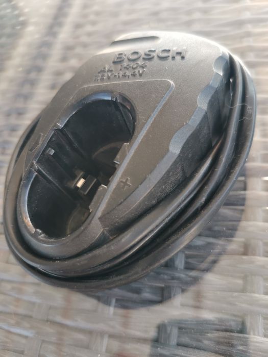 Зарядка для аккумулятора шуруповерта Bosch