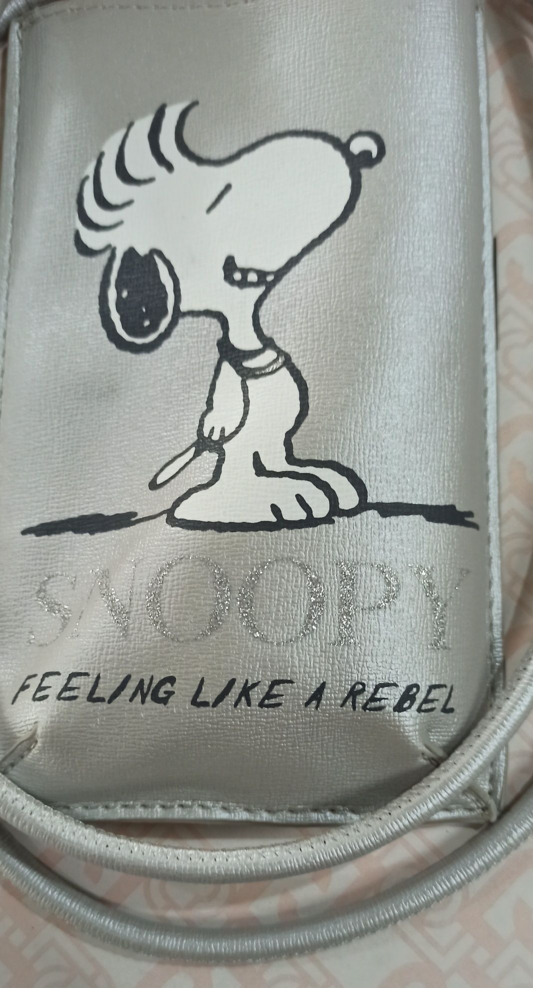 Women'Secret - Bolsa P/ telemóvel Prateada do Snoopy - Nova - 24h
