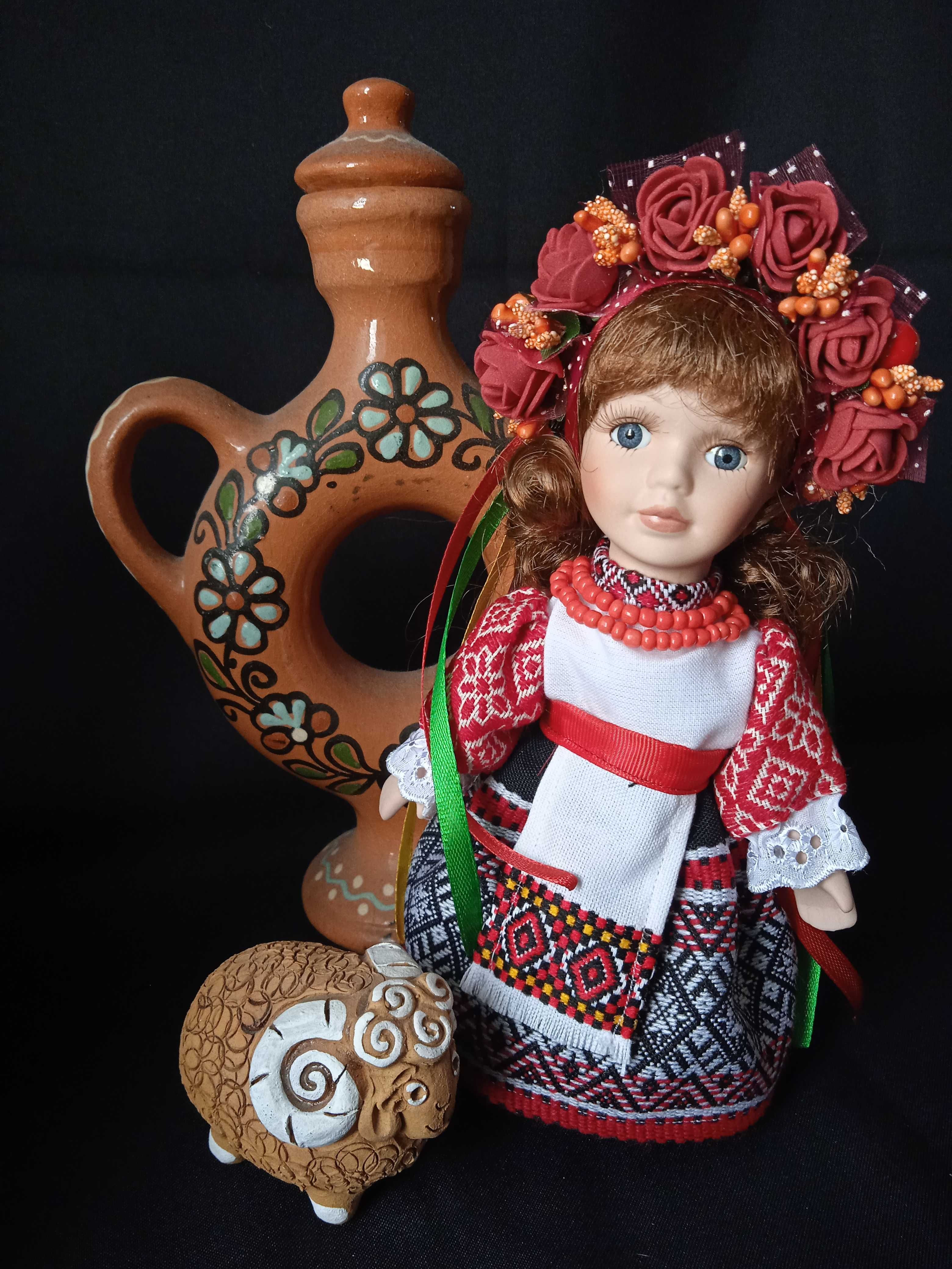 Сувенир №3. Фарфоровая кукла в украинском костюме украинка 20 см