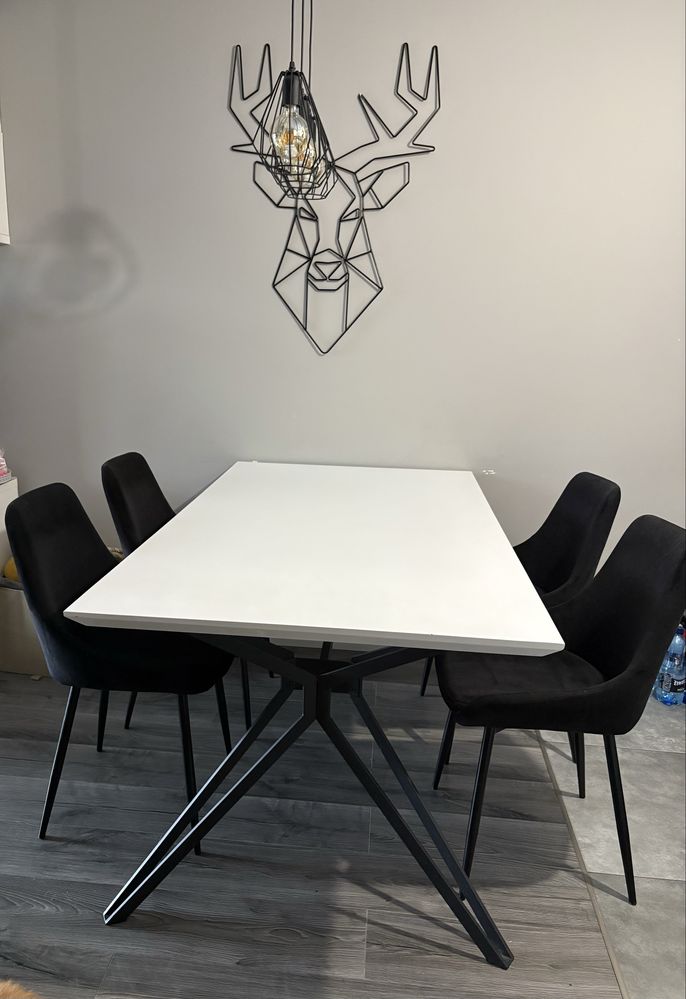 Nowoczesny stół do jadalni/salonu