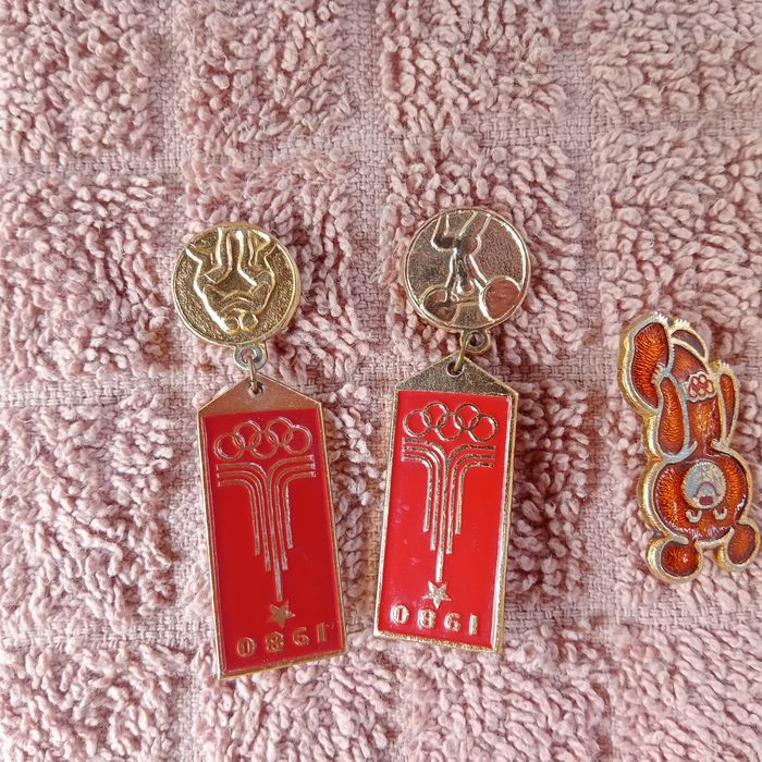 Znaczki/przypinki z lat 80/ olimpiada Moskwa 80