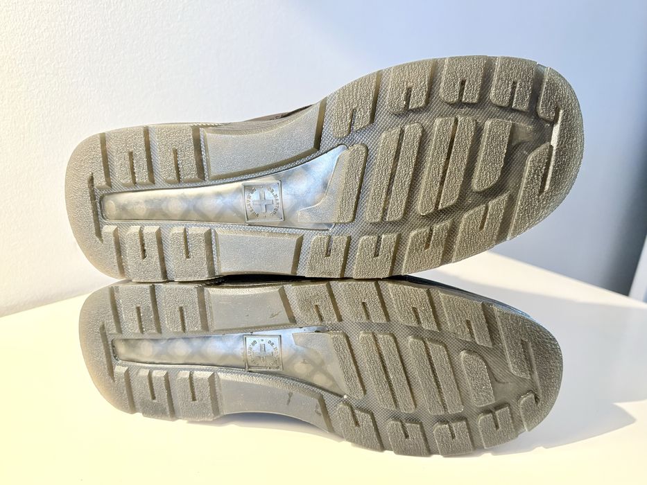 Botas Dr. Martens Crewson Camurça Preto 41