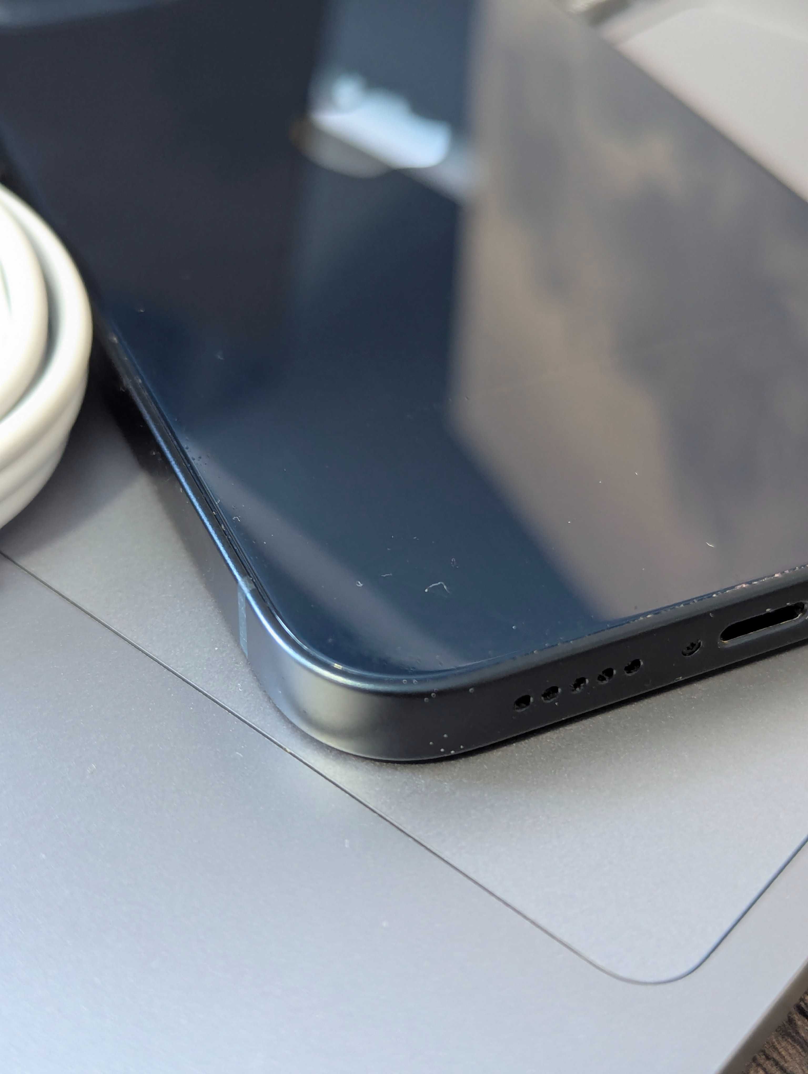 Apple iPhone 13 128 GB, б/в
