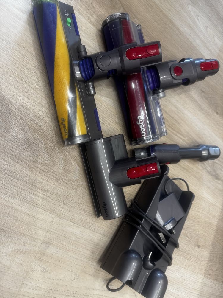Odkurzacz pionowy Dyson V11 z wyswietlaczem