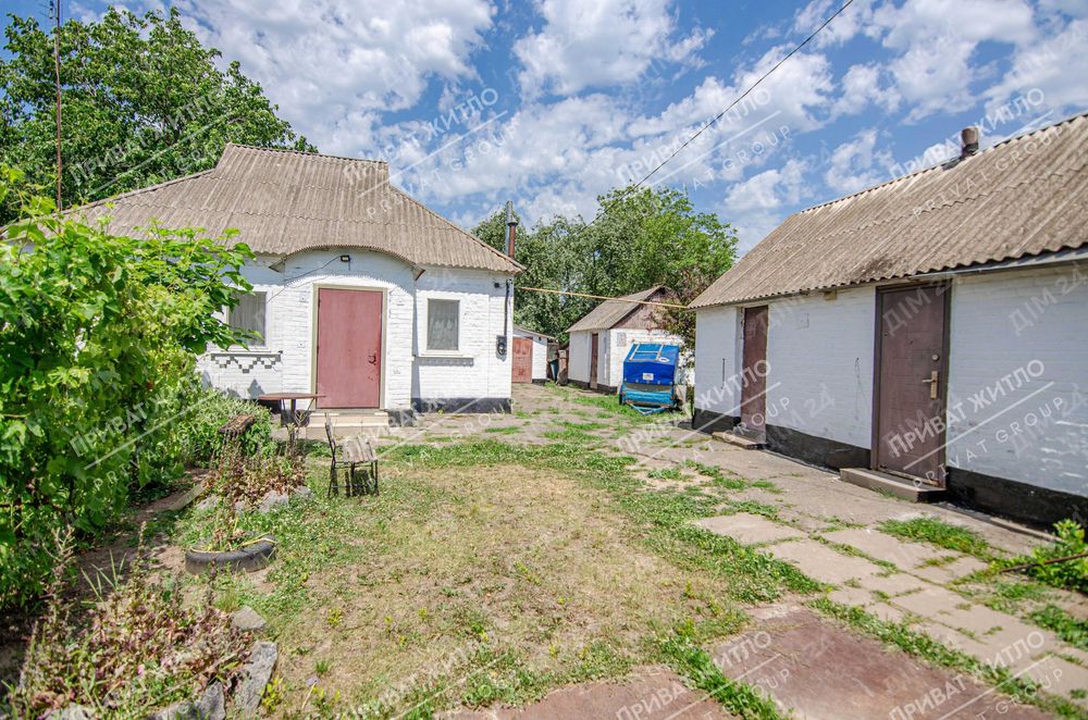 Продається гарний будинок в передмісті Полтави.