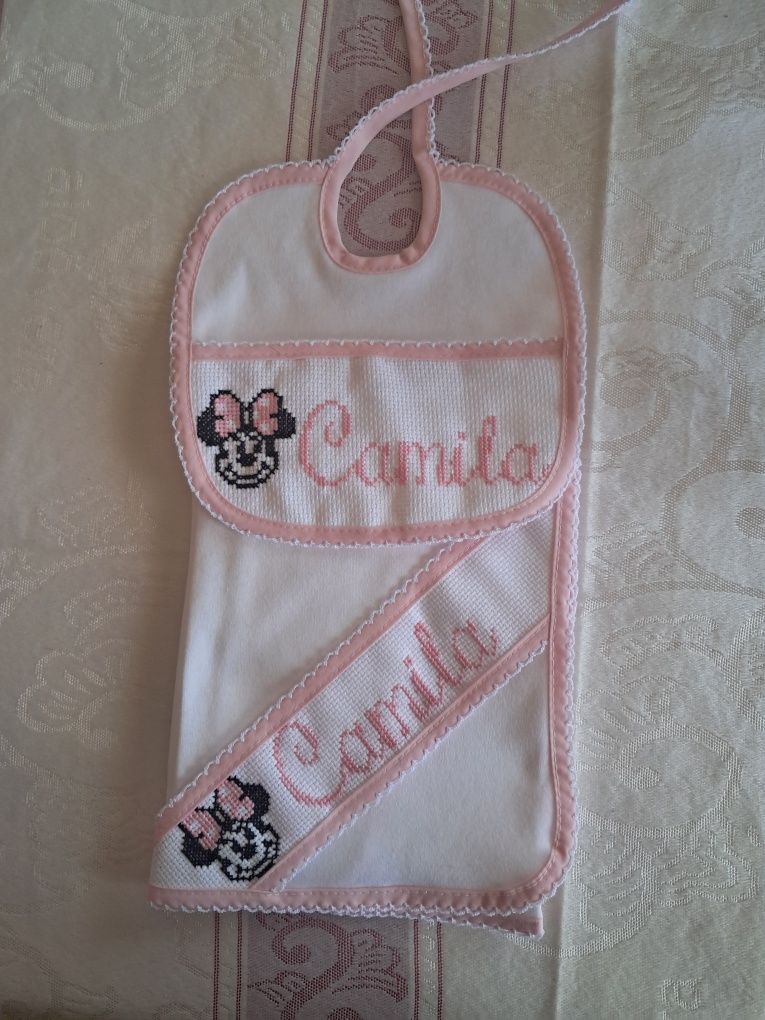 Conjunto babete e fralda