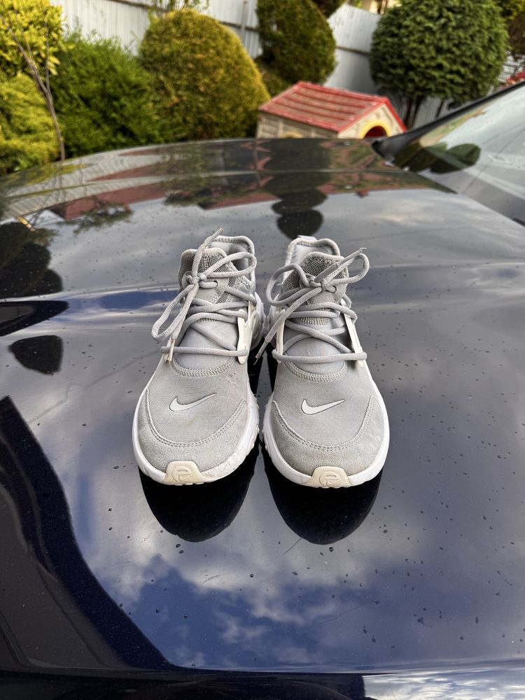 Nike React Presto кросівки унісекс сірого кольору