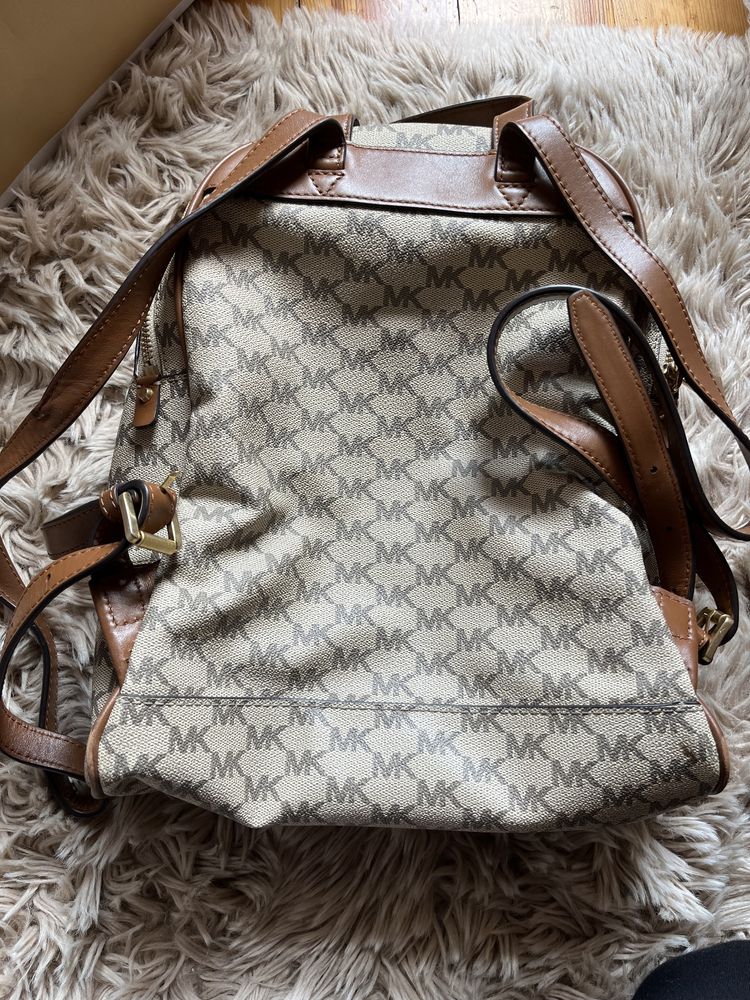 Michael Kors plecaczek rhea plecak beżowy większy monogram logowany