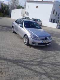 Mercedes C220
Combustível gasolina
Cilindrada 1800