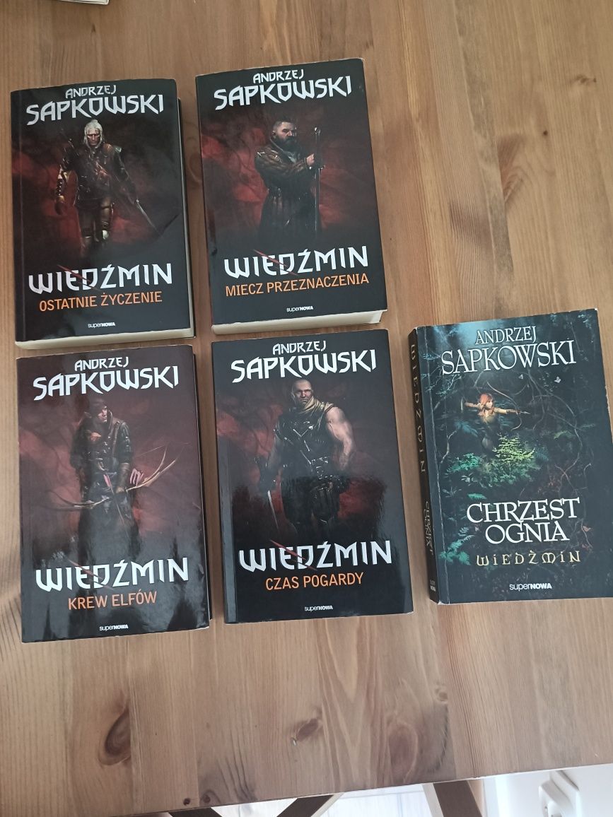Wiedźmin 5 tomów plus tom 6 WIEZA JASKÓŁKI