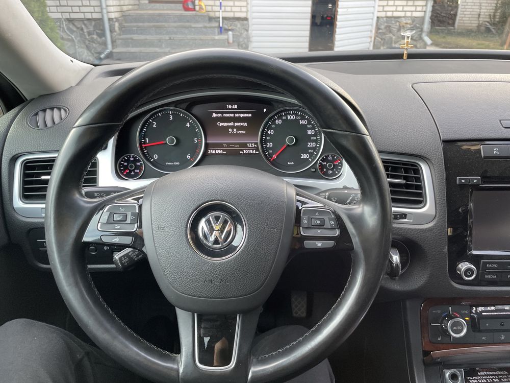 Volkswagen Touareg 2012 3.0 дизель