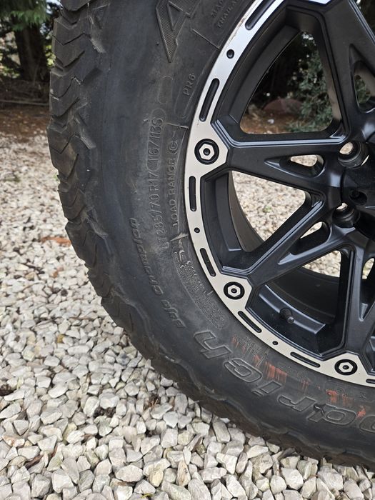 4 Jantes Ford off road 285/70/17 pneus BF
