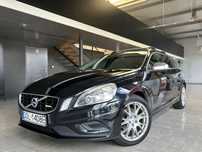 Volvo V60 D3*R-Design*półskóra*do 2023 serwisowany w ASO Volvo