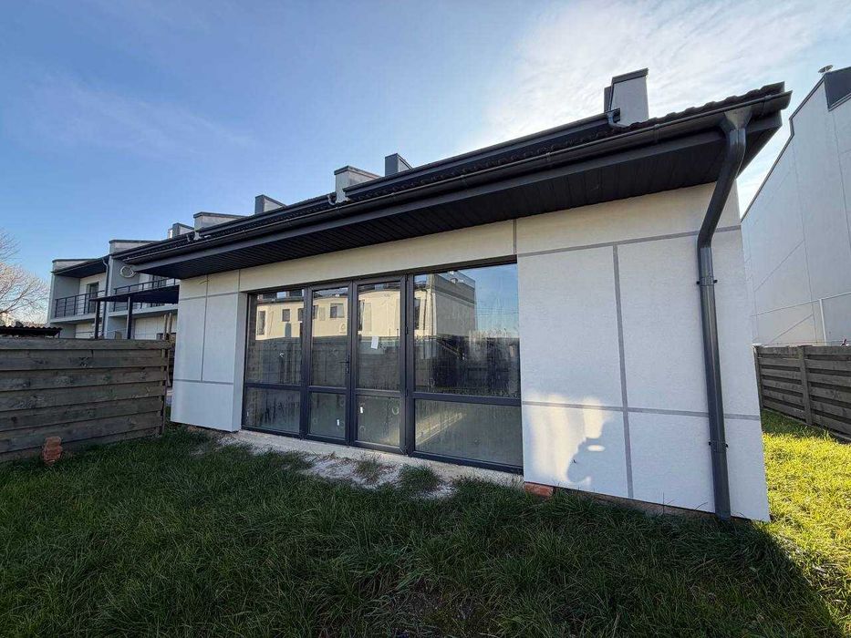 Продам зданий таунхаус в Крихівцях з чорновим ремонтом у закритому ЖК