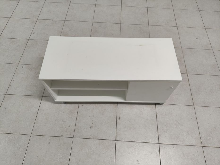 Consola branca para sala