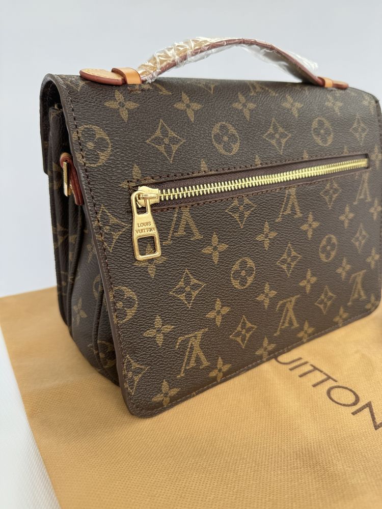 Каркасна жіноча  сумочка Louis Vuitton  в люкс якості