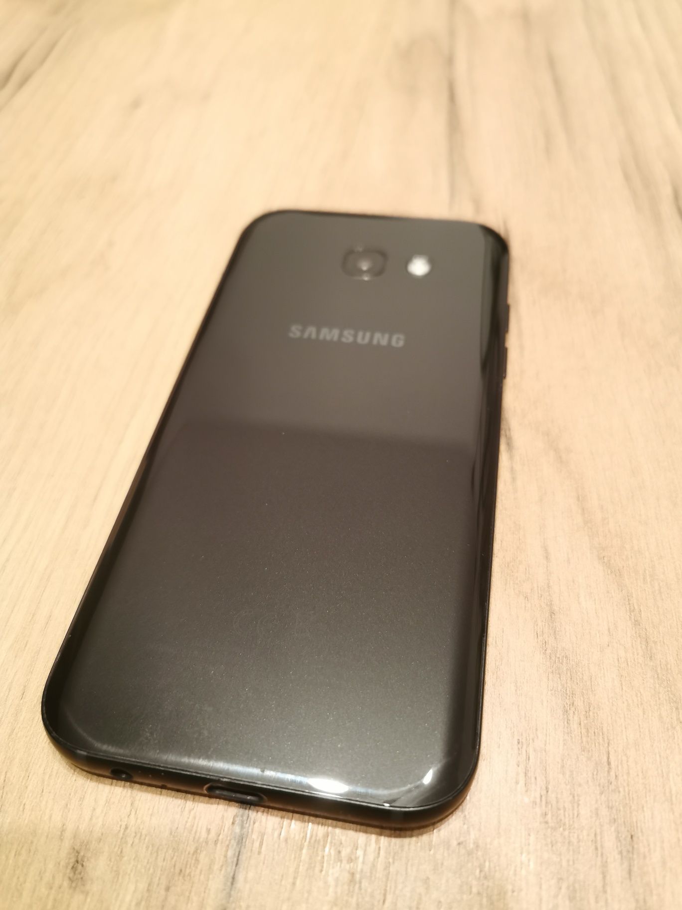 Samsung Galaxy A5 2017 + dwa etui w gratisie